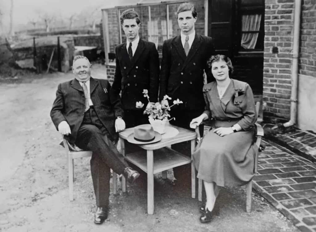 Ein altes Familienfoto der Familie Plum ungefähr 1950